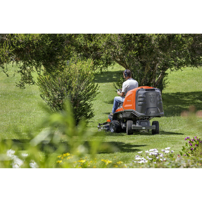 HUSQVARNA RC 320Ts AWD Frontmäher – Grundgerät ohne Mähdeck – Bild 2